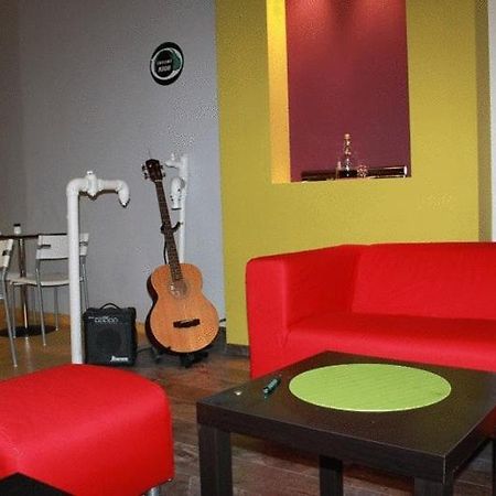 La Guitarra Hostel Познань Экстерьер фото