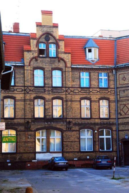 La Guitarra Hostel Познань Экстерьер фото